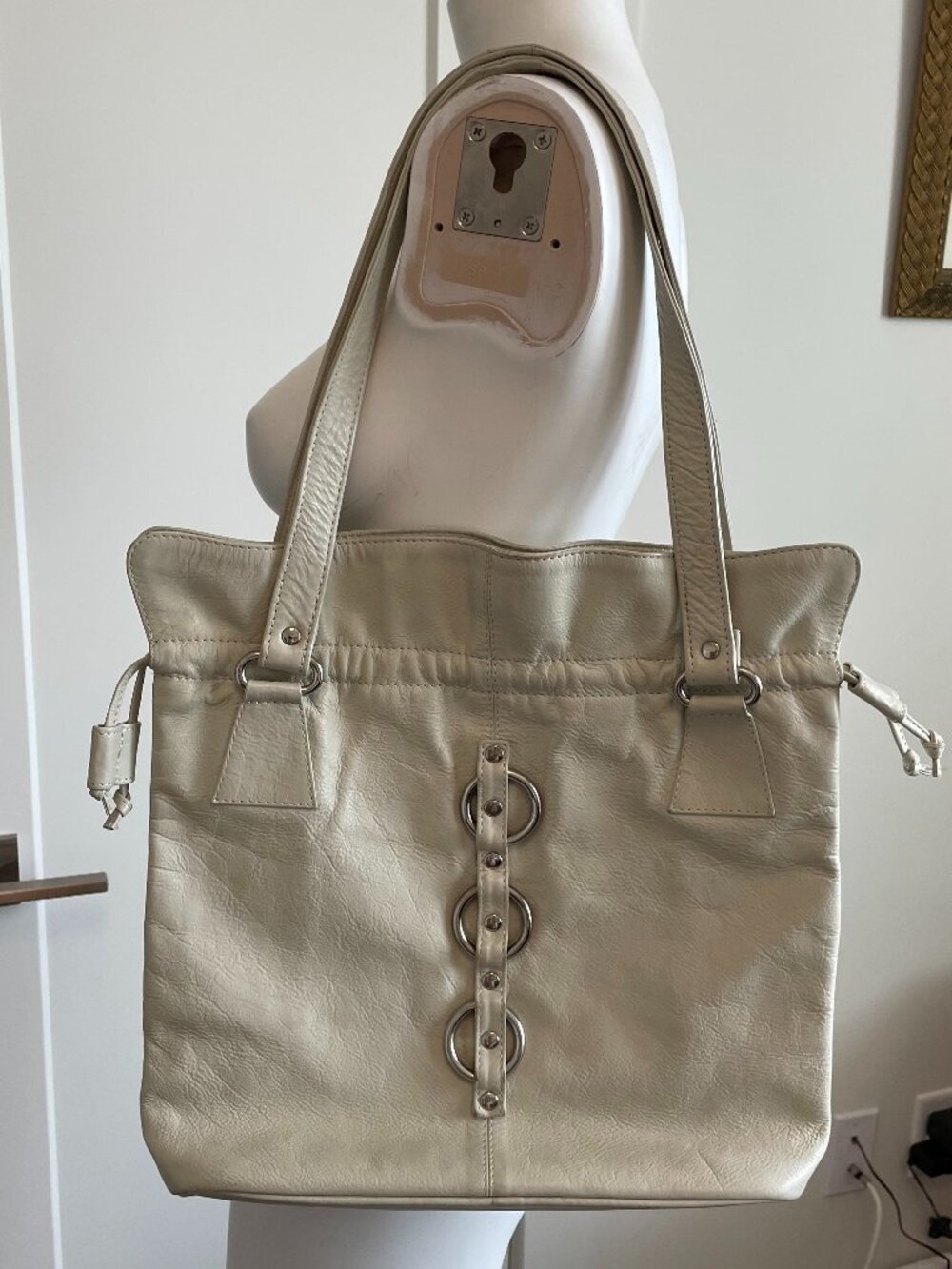 Vintage Retro Leather & Silver Tone Metal Hardware Summer Shoulder Bag Cream OS